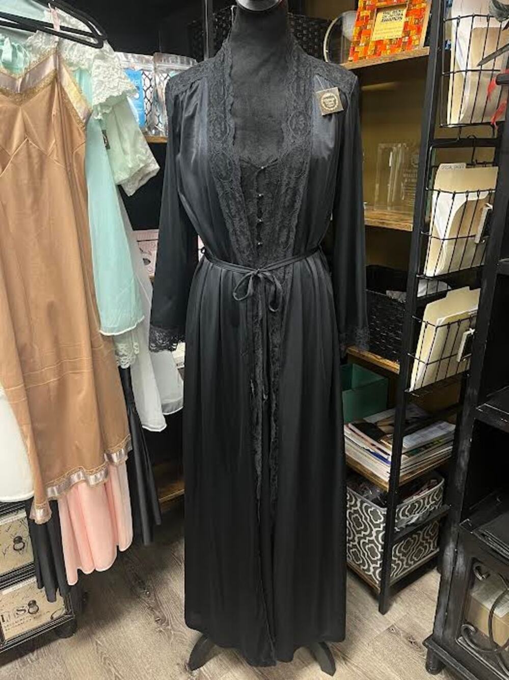 VINTAGE LUCY PEIGNOIR BLACK SET (SMALL)